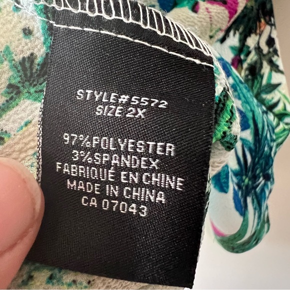 Mandee cold shoulder floral and white ruffle short sleeve blouse women’s 2XL - Picture 7 of 10